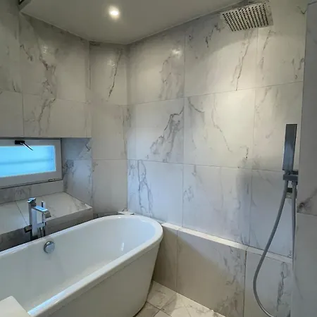 Unique Au Coeur Du Marais Apartment *